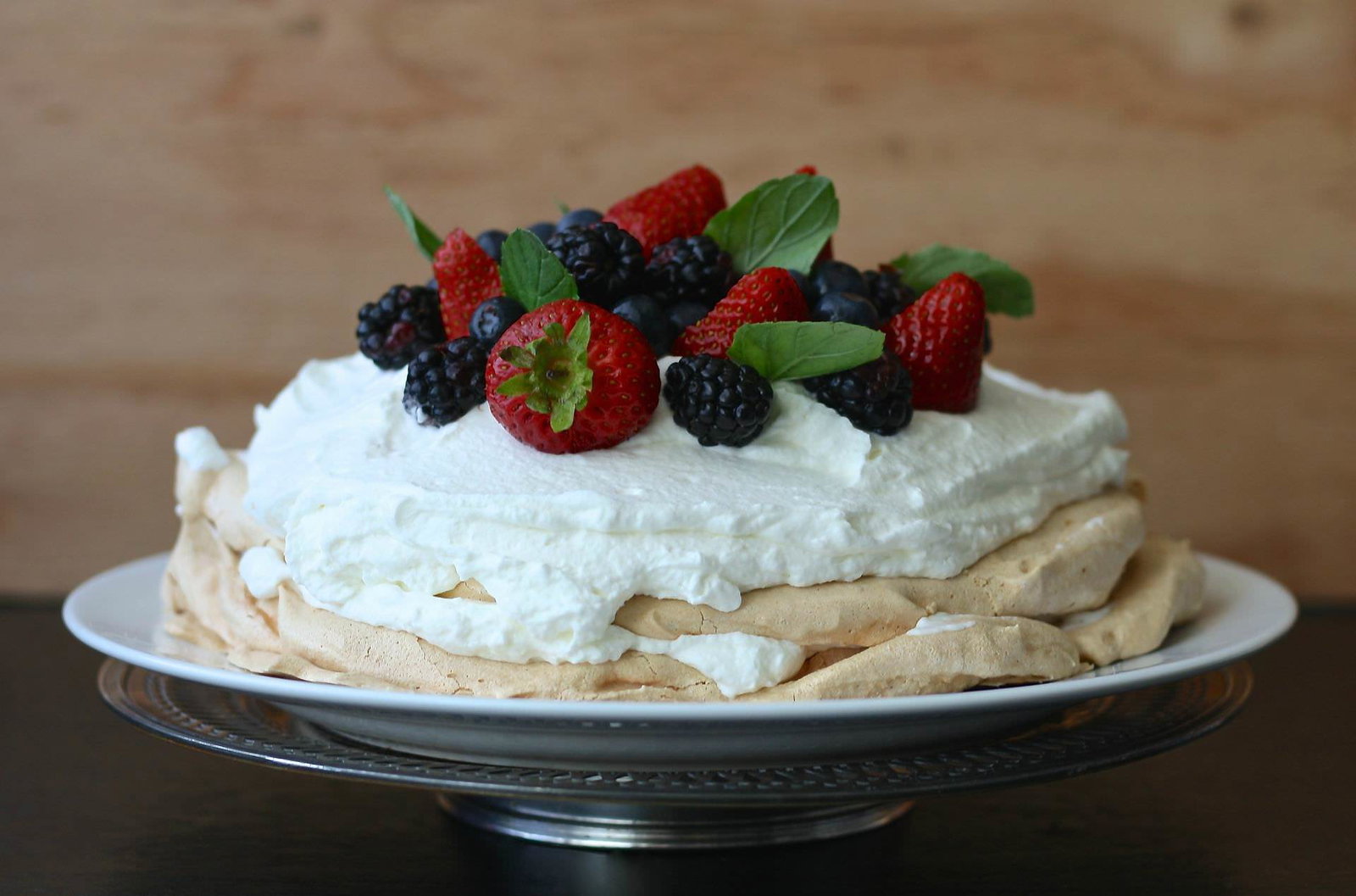 What to eat and drink in New Zealand 3 Pavlova