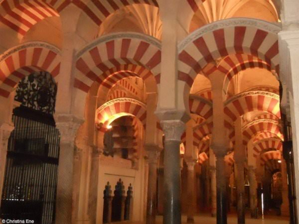 4 great things to do in Córdoba on a Sunday - Not everything is closed! 1 Córdoba's Mezquita is not to be missed - best things to do in Córdoba