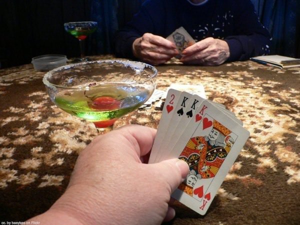 Why take games travelling? 2 Bringing out a pack of cards can be a great ice-breaker in a hostel lounge.