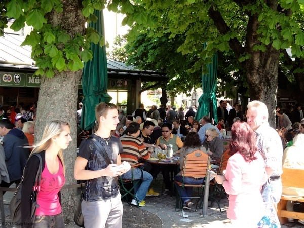 Inner-city beer garden at the  Viktualien market, Munich.