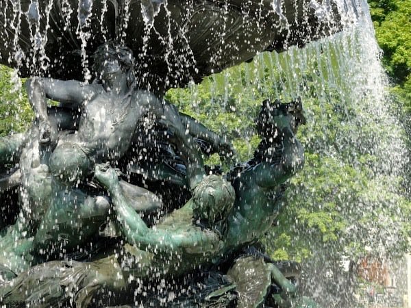 Fountains, often full of children, teens and adults during this hot week! 