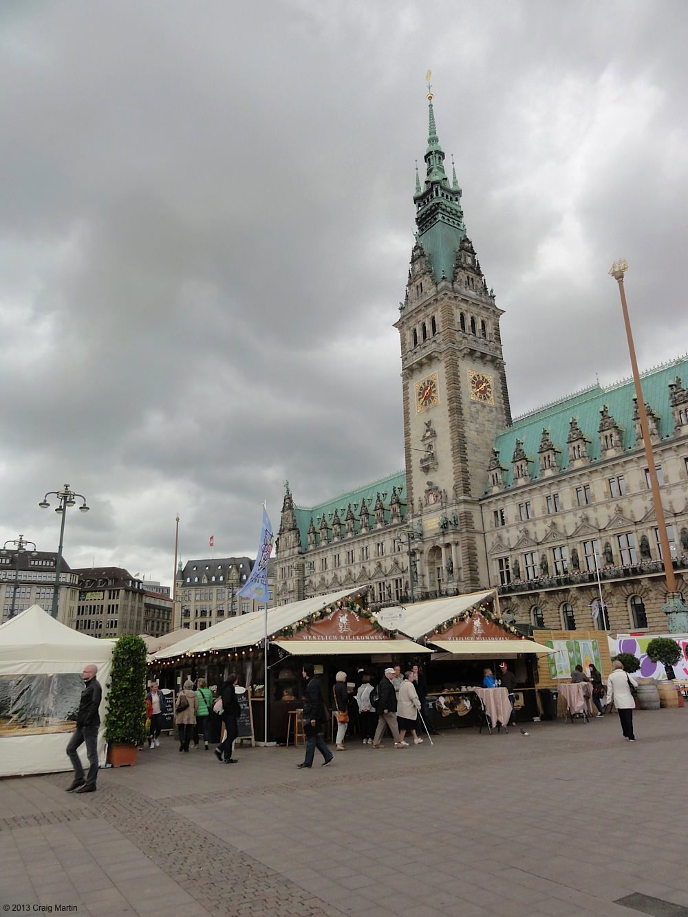 Wet and wonderful: the Hamburg podcast 1 The town square with markets and the town hall.