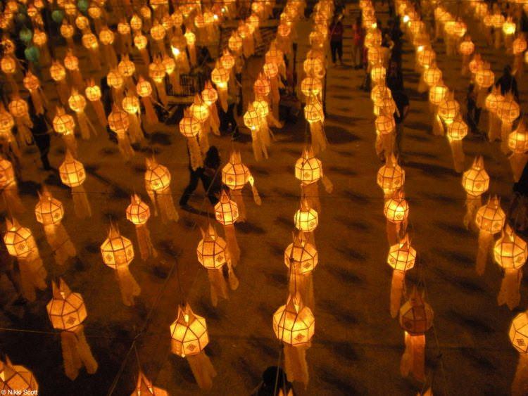 How to celebrate the Loi Krathong Festival in Chiang Mai 3 Loi Krathong Festival Thailand