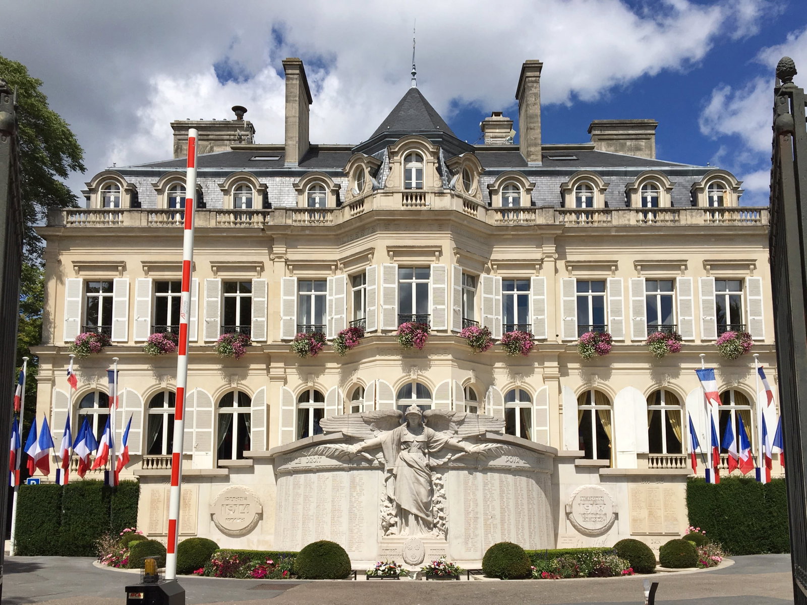 Avenue de Champagne Epernay France
