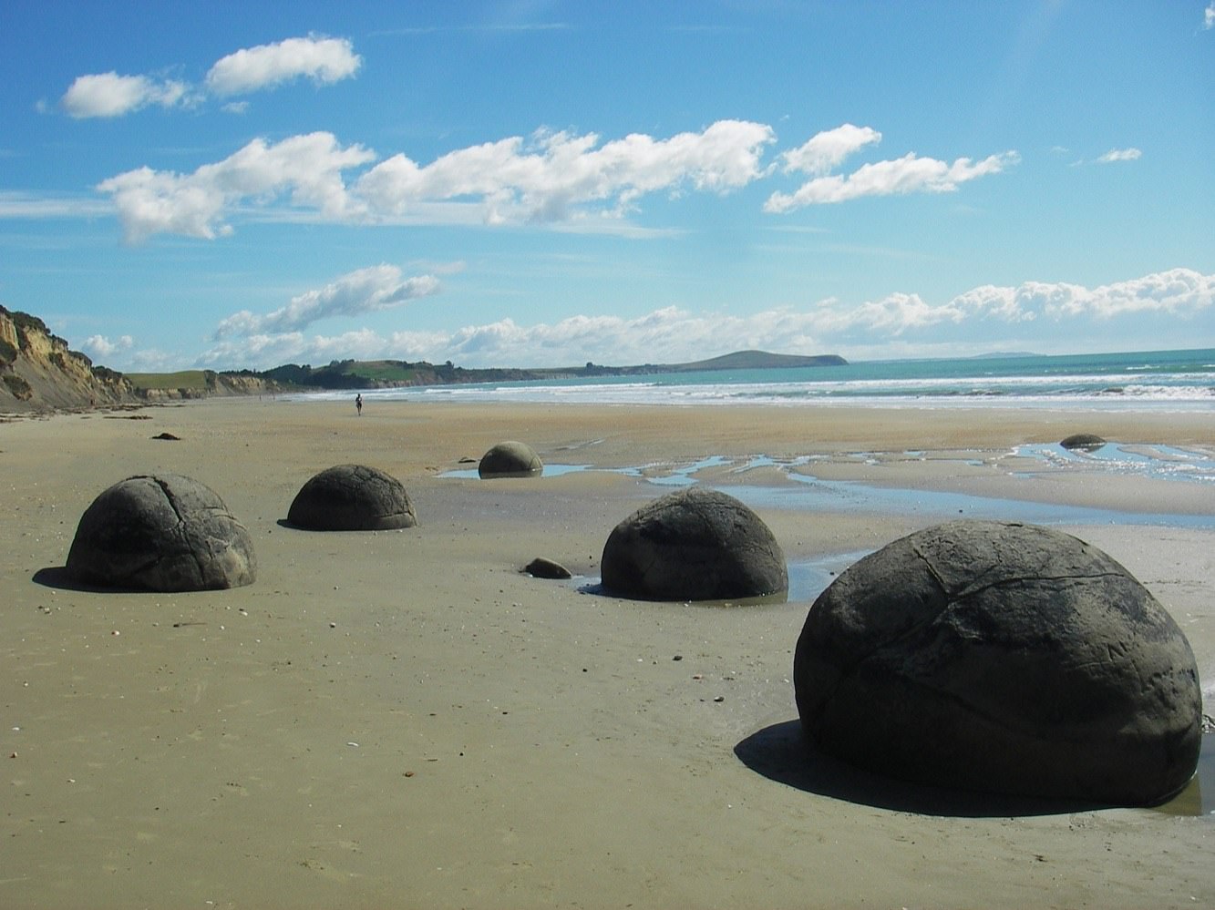 Top 5 New Zealand bays and beaches 4 Moeraki boulders NZ