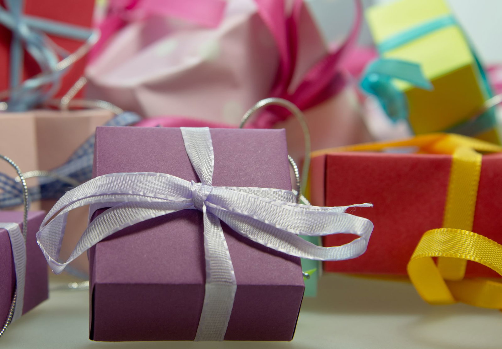 gift - The gift guide for the travellers in your life