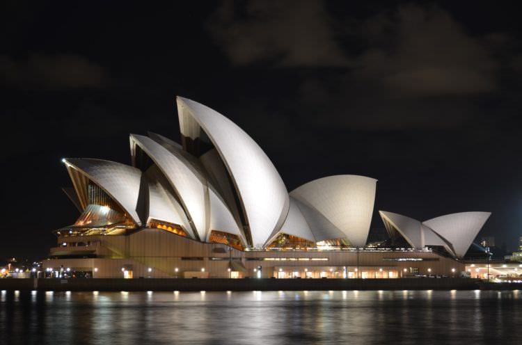 Sydney travel guide 3 Sydney opera house at night