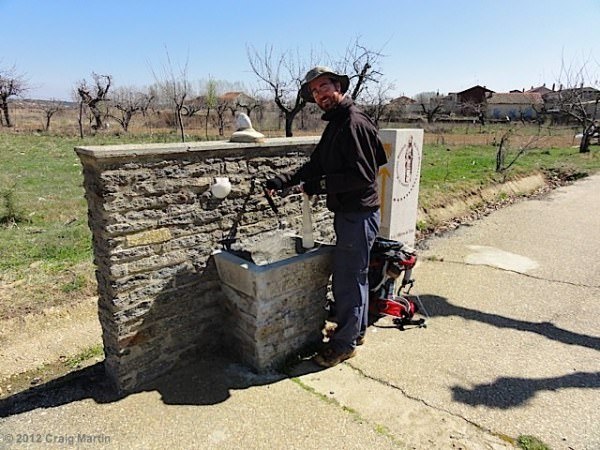 27 craig fails to use the fountain - via de la plata - camino de santiago - spain Craig at the fountain