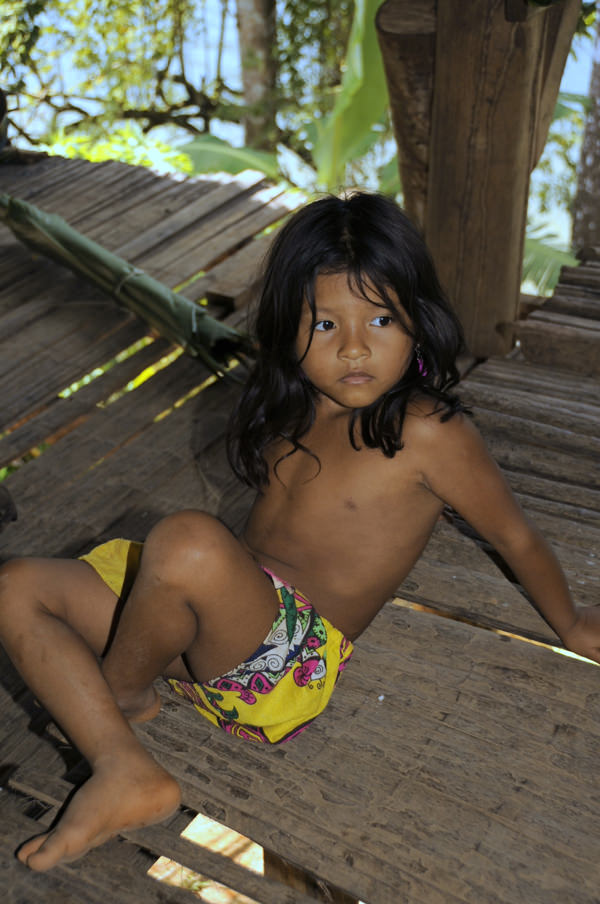 A young girl and member of the Ember&aacute; Parara Puru tribe of Panama