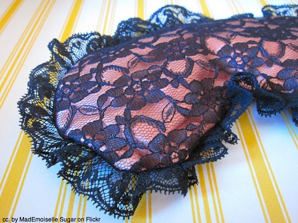 Eye mask Eye mask - Sleeping on the road: five useful items