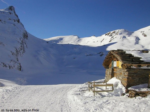 Snow in the Swiss Alps Snow in the Swiss Alps