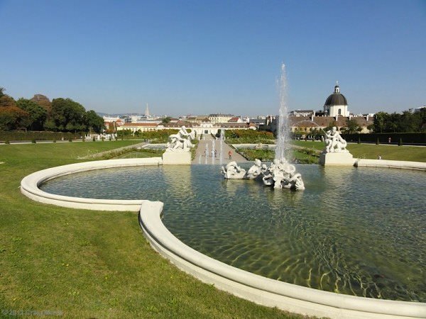 Vienna travel guide podcast 1 belvedere gardens vienna austria - Vienna travel guide podcast
