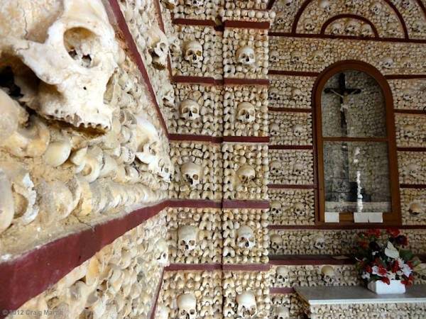 bone church in Faro Portugal bone church faro portugal 05 - Travel diary 2012
