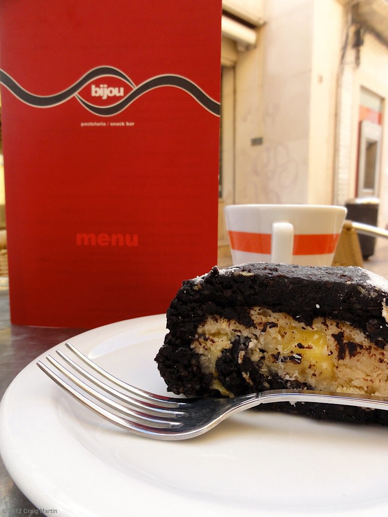 carob cake-faro-portugal-podcst-01 carob cake faro portugal podcst 01 - Travel in Portugal - Lisbon and Faro