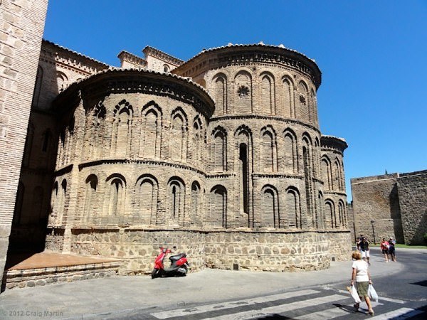 church inside gate toledo spain - Things to do near Madrid podcast