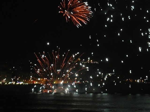 War-memorial war fireworks