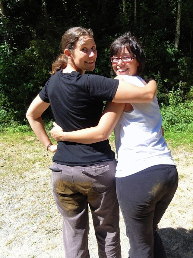 linda and friend after caving - mondoñero spain All the best people had dirty butts