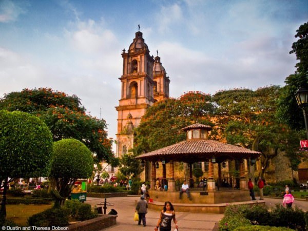 Volunteer in beautiful locations such as Valle de Bravo, Mexico